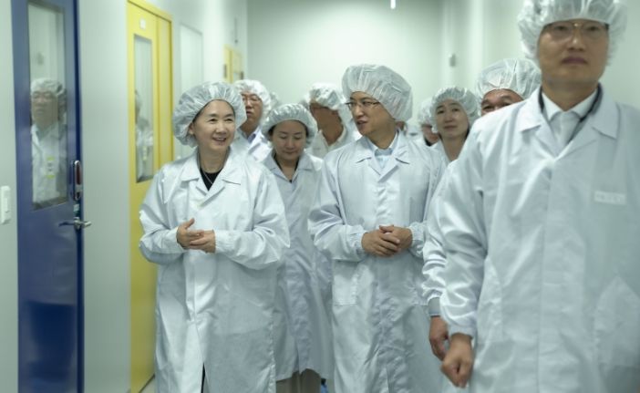 독감백신 생산 기업 현장 방문한 지영미 청장